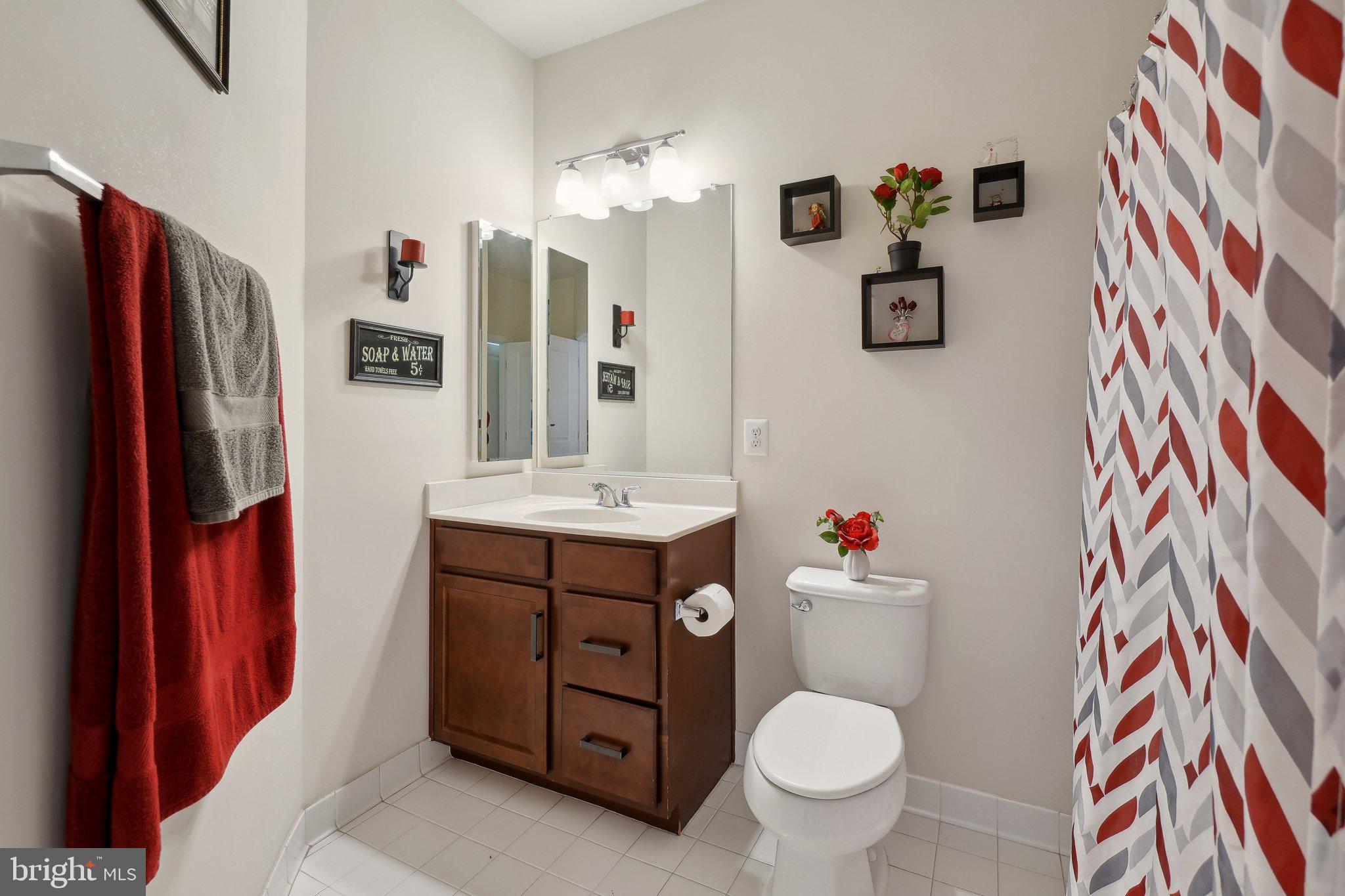 42444 Dogwood Glen Sq