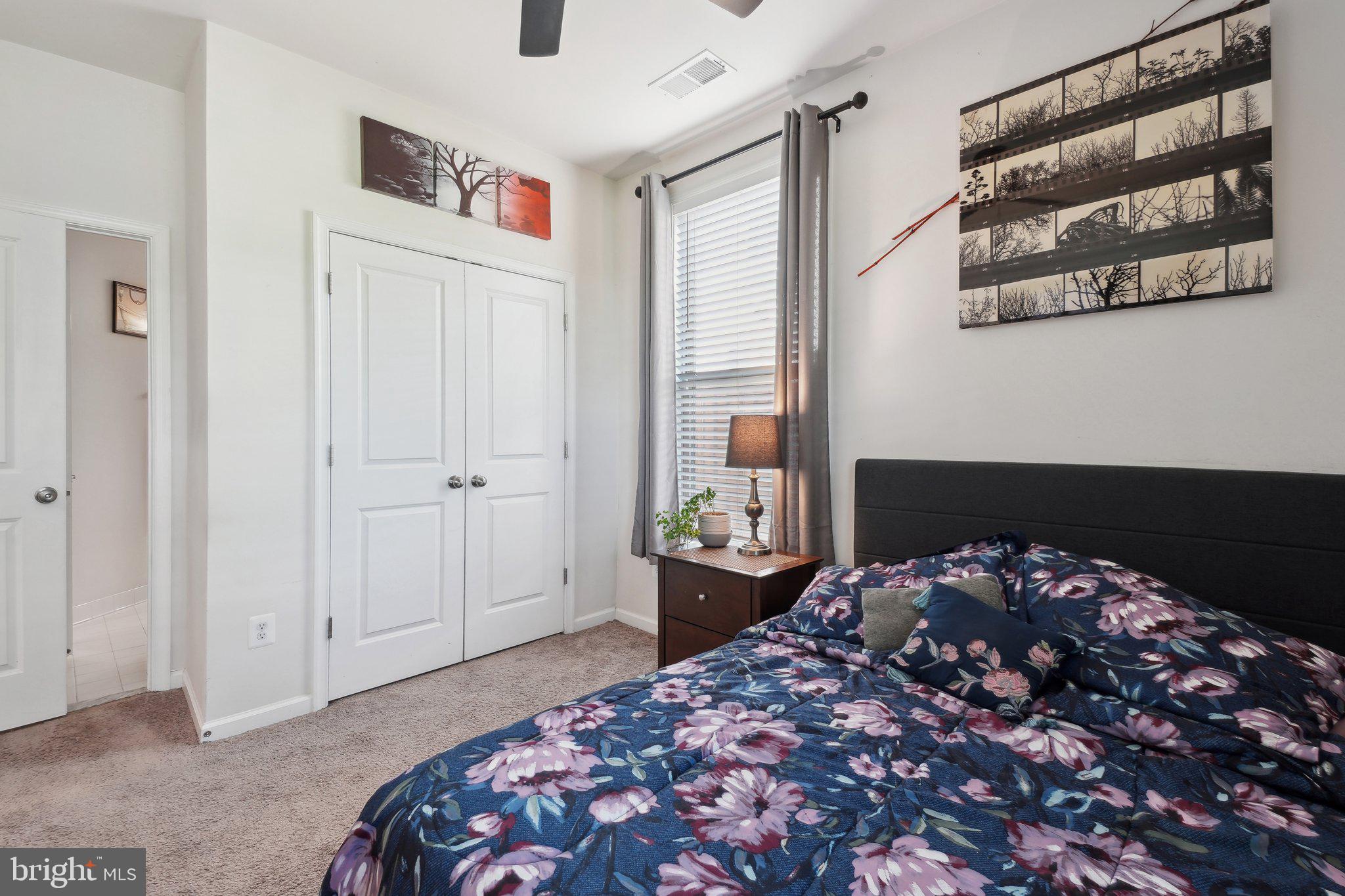 42444 Dogwood Glen Sq