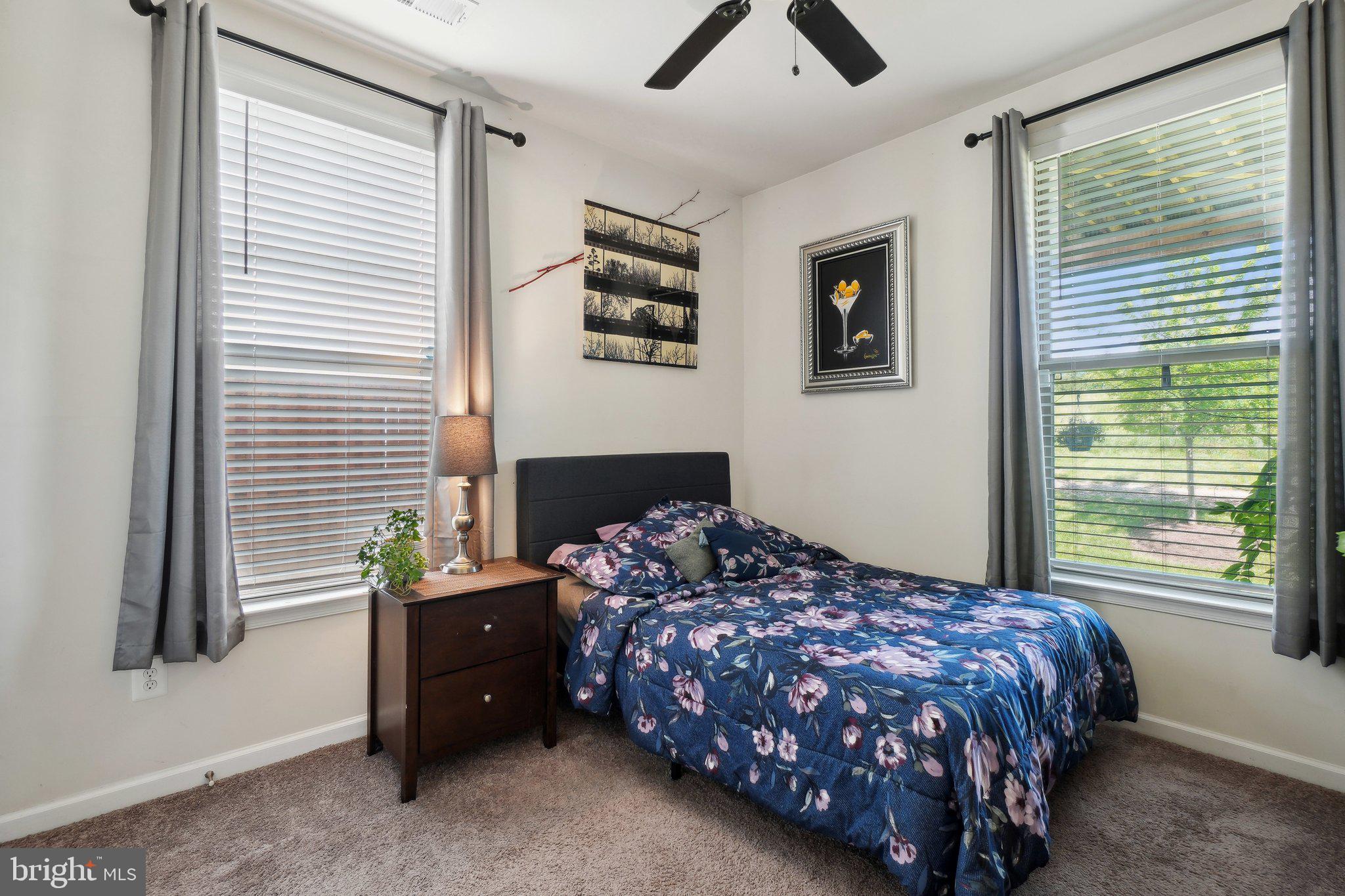 42444 Dogwood Glen Sq