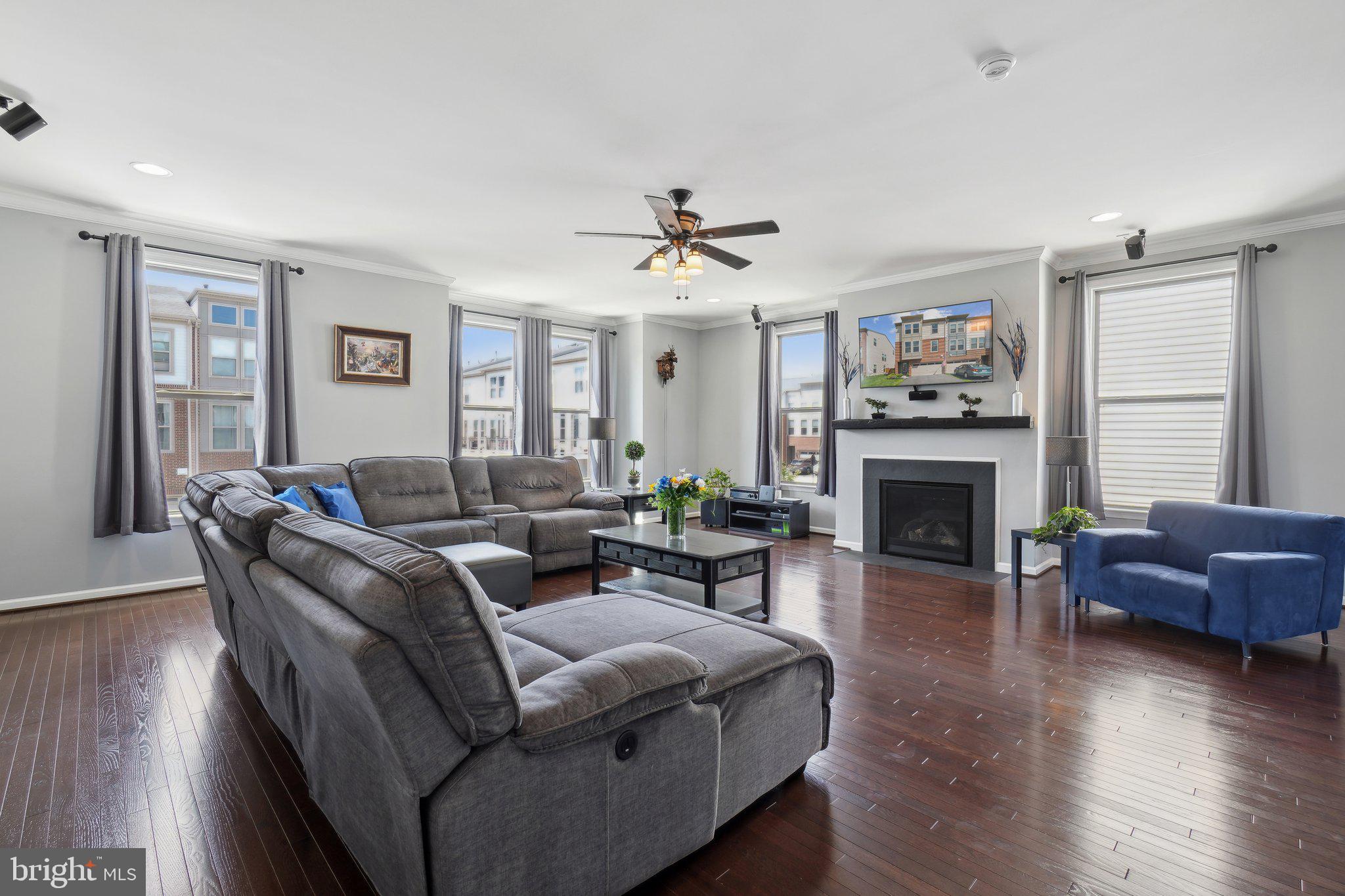 42444 Dogwood Glen Sq