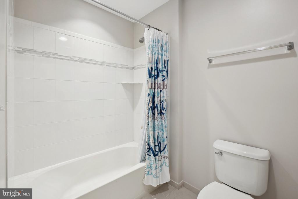 42444 Dogwood Glen Sq