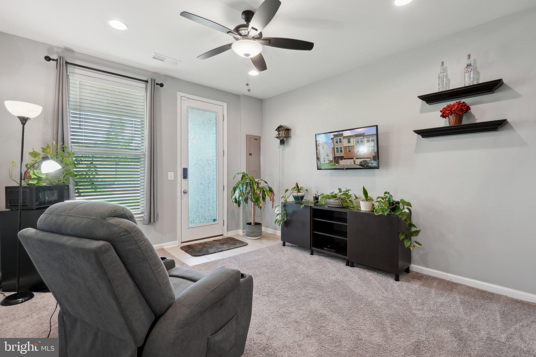 42444 Dogwood Glen Sq