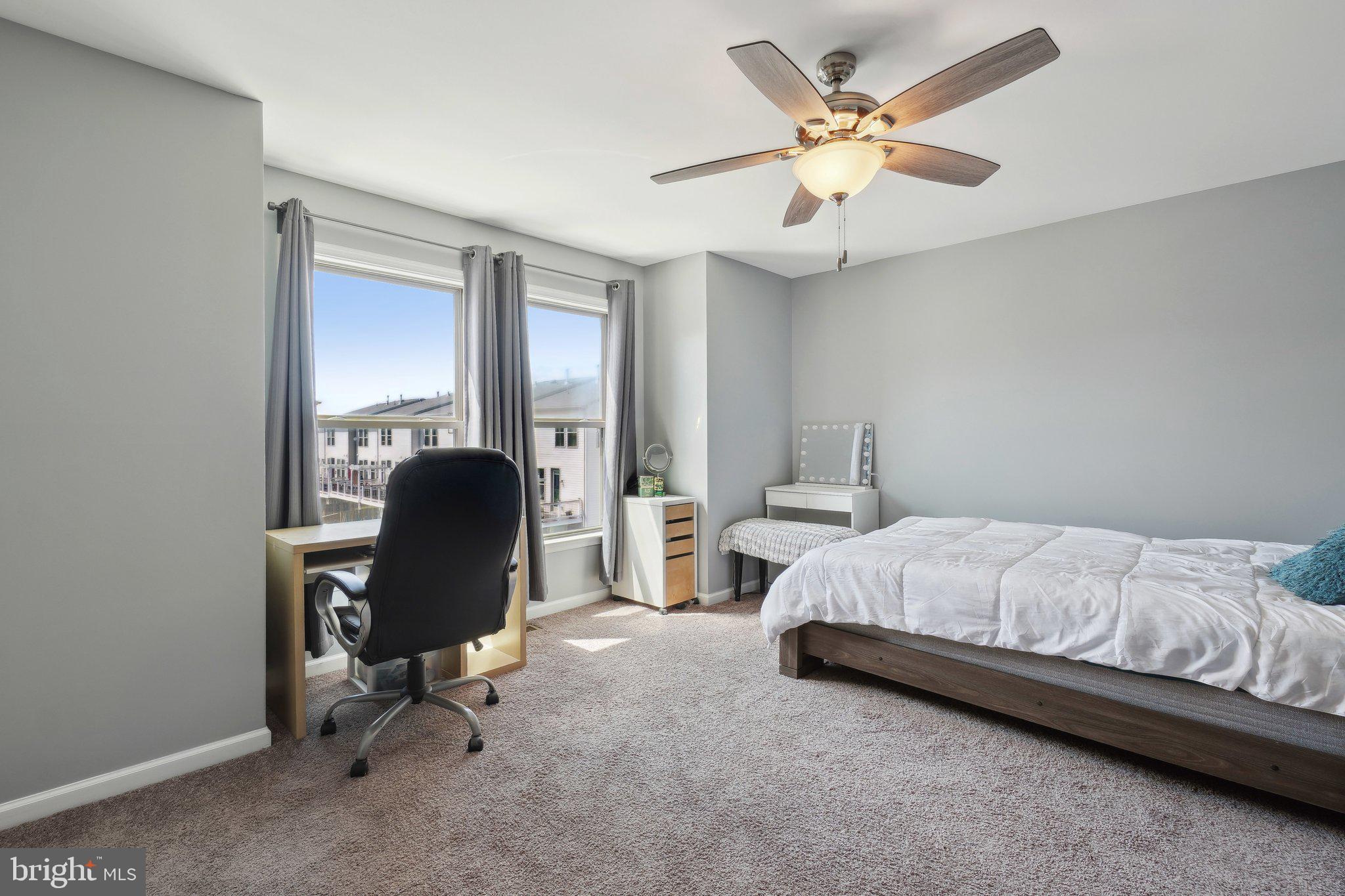 42444 Dogwood Glen Sq