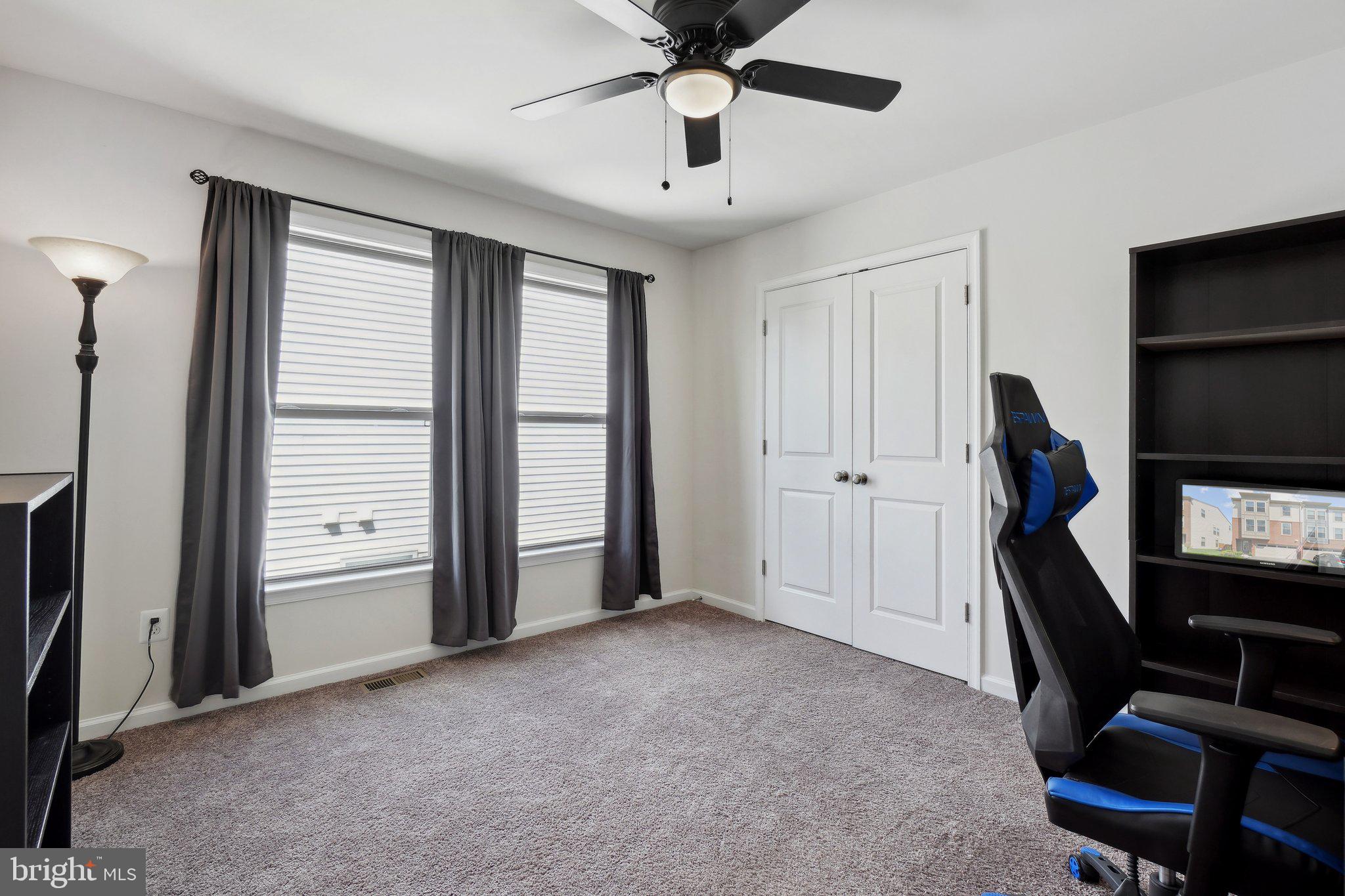 42444 Dogwood Glen Sq