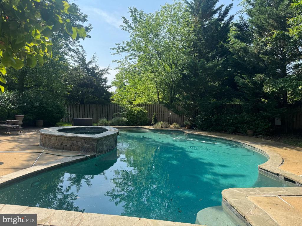 43955 VENDOME CT