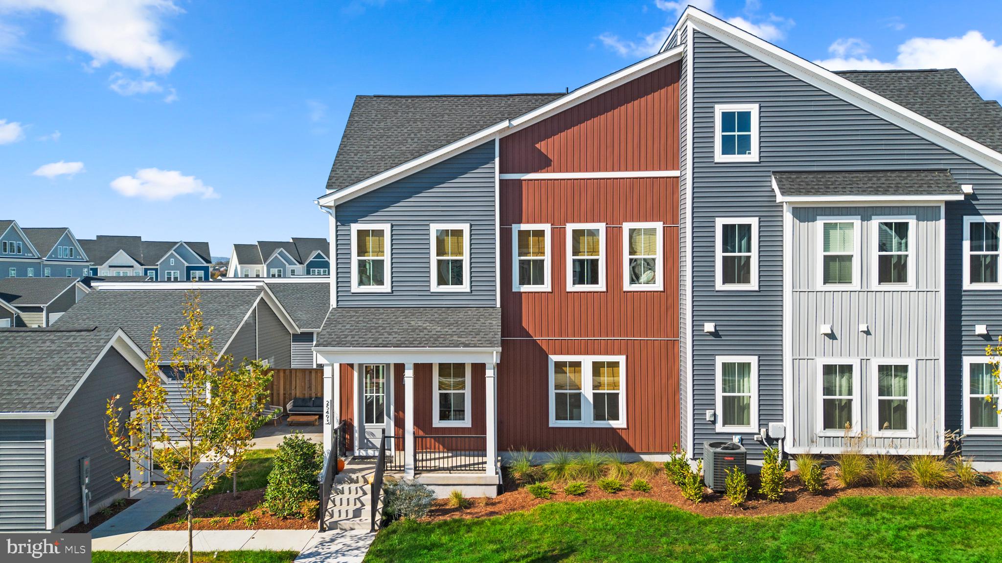 25493 Grassy Meadow Dr