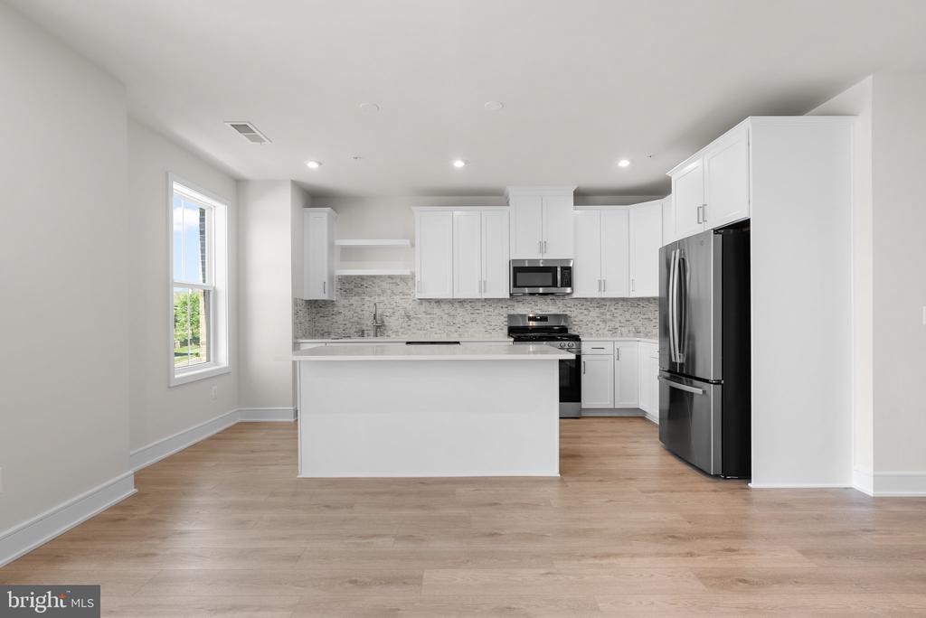 43288 Farringdon Sq