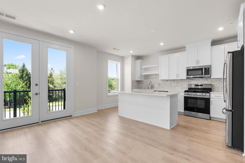 43288 Farringdon Sq