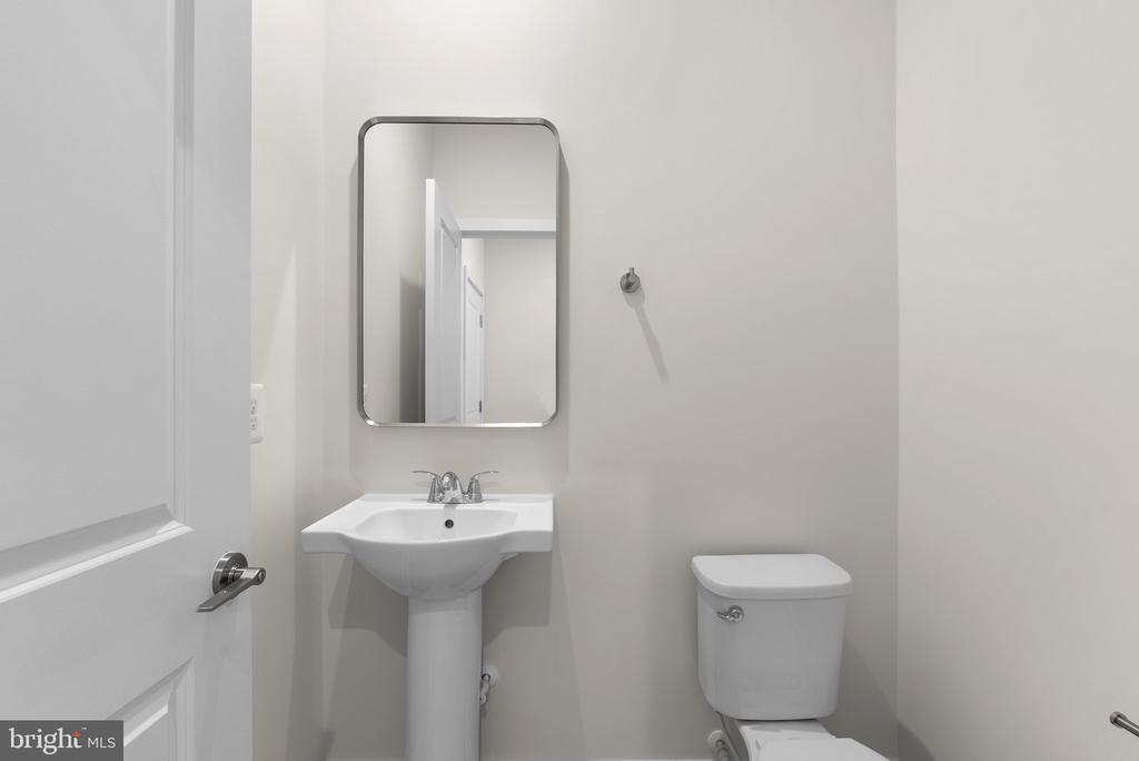 43288 Farringdon Sq