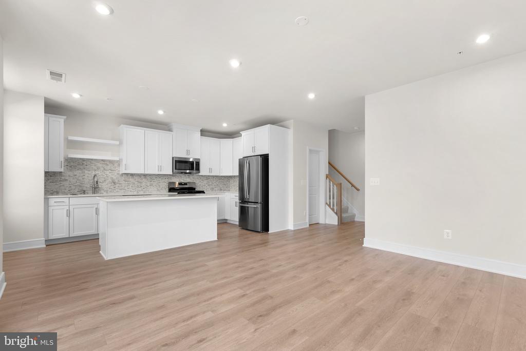 43288 Farringdon Sq