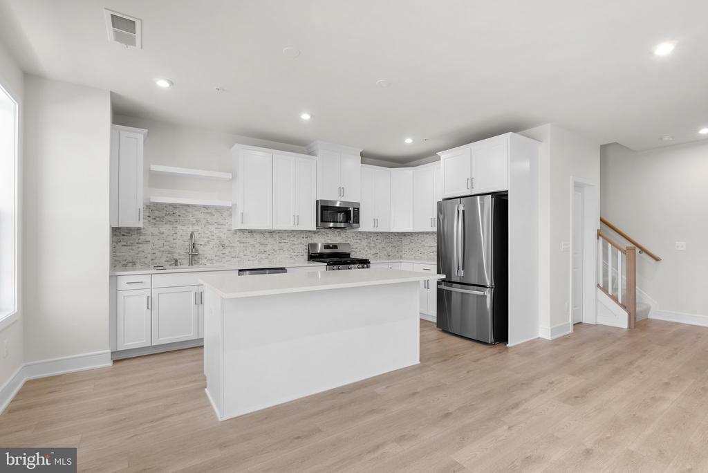 43288 Farringdon Sq