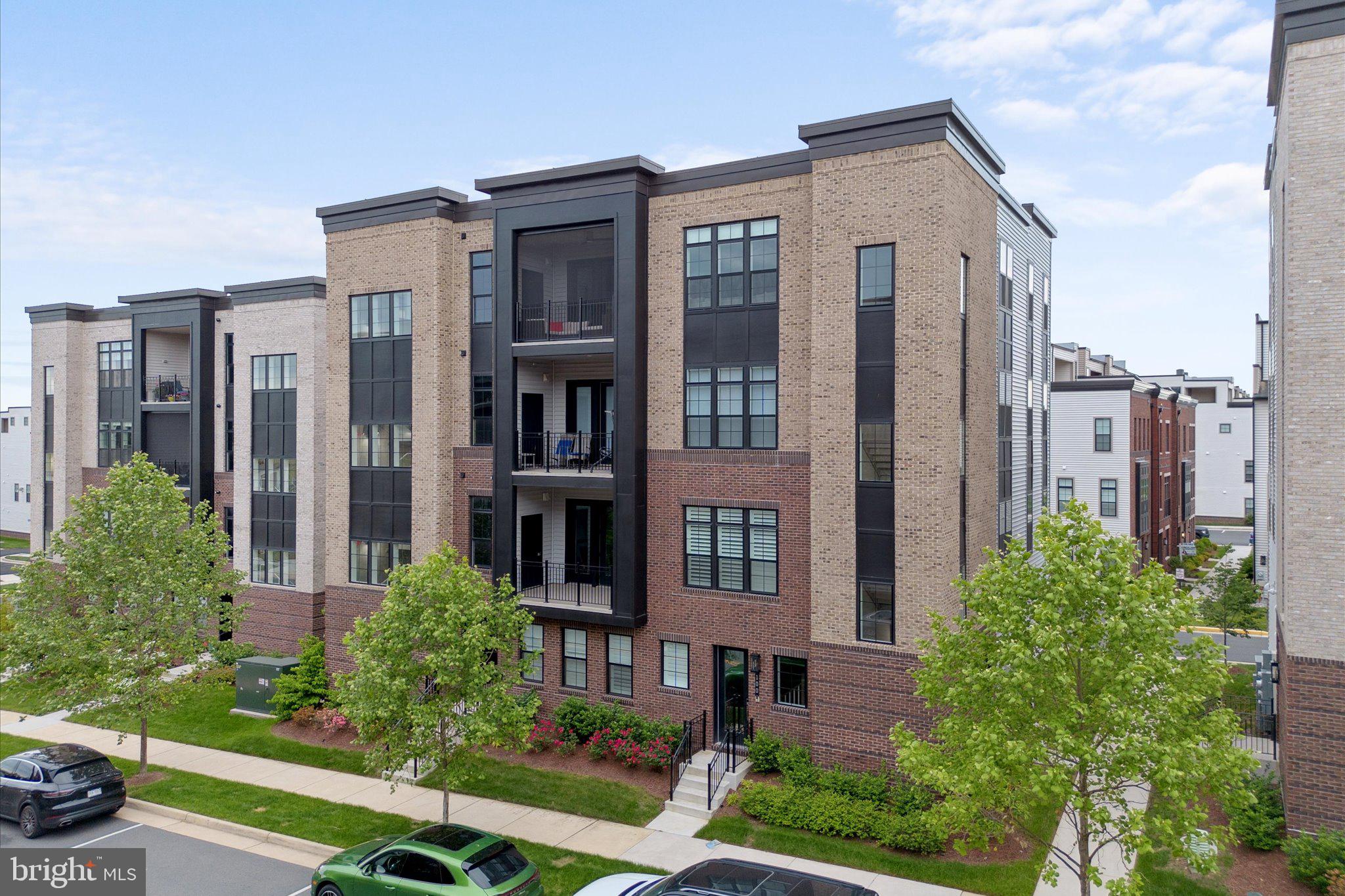 43443 Croson Ln #400