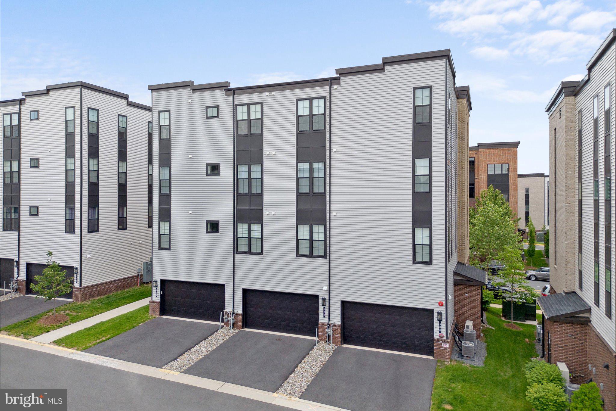 43443 Croson Ln #400