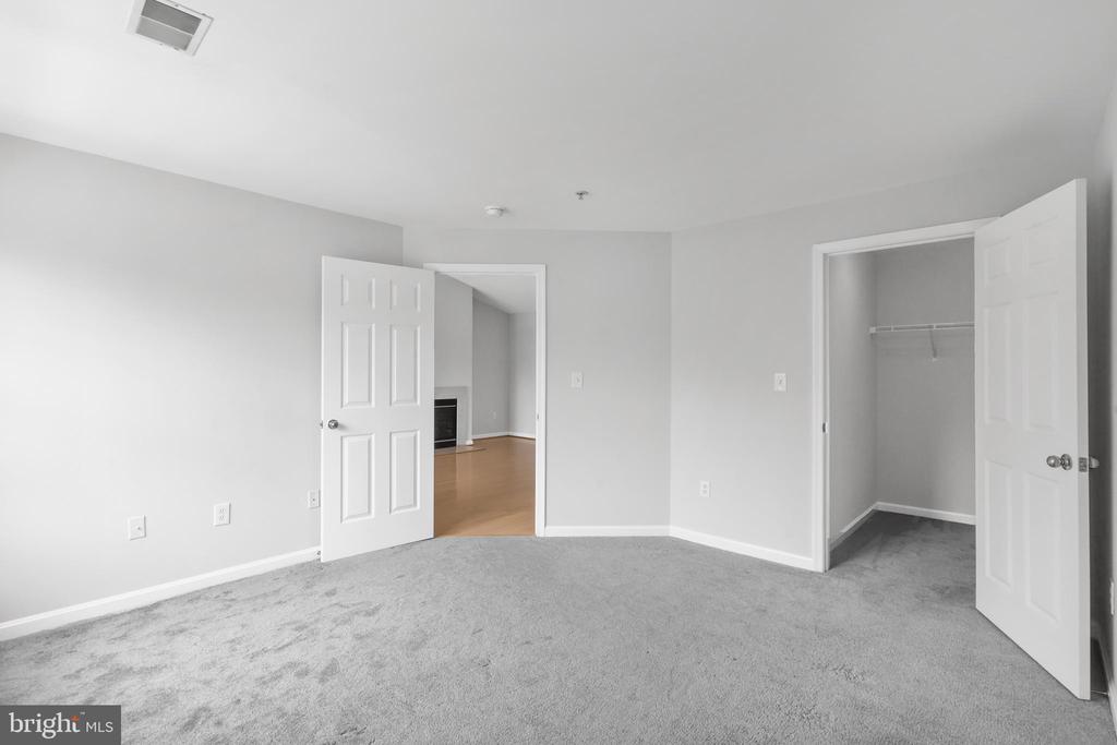 511 CONSTELLATION SQ SE #I