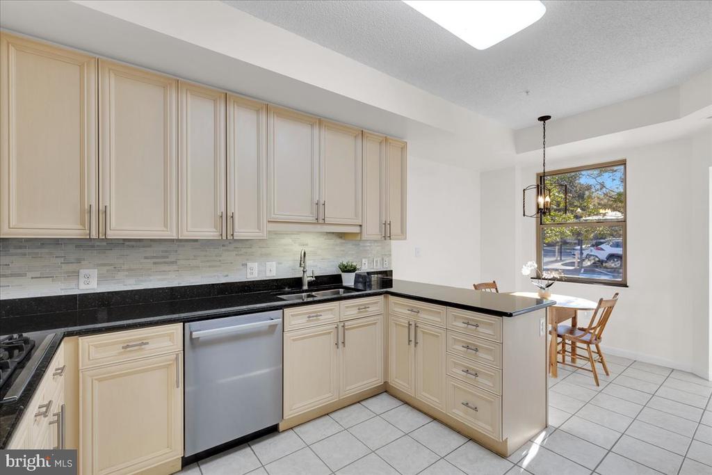 19400 Lansdowne Woods Blvd #110