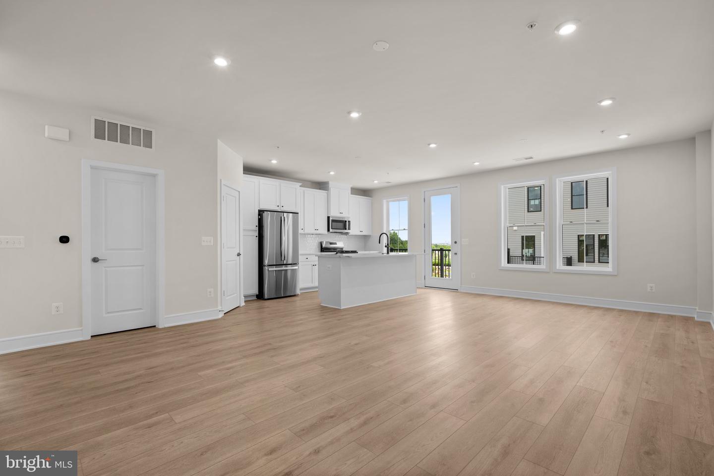 43497 Farringdon Sq