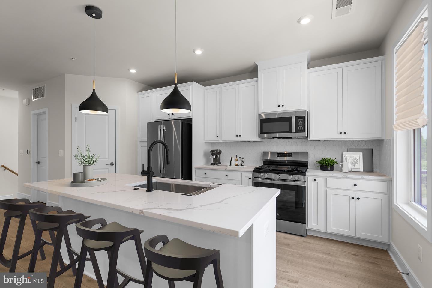 43497 Farringdon Sq