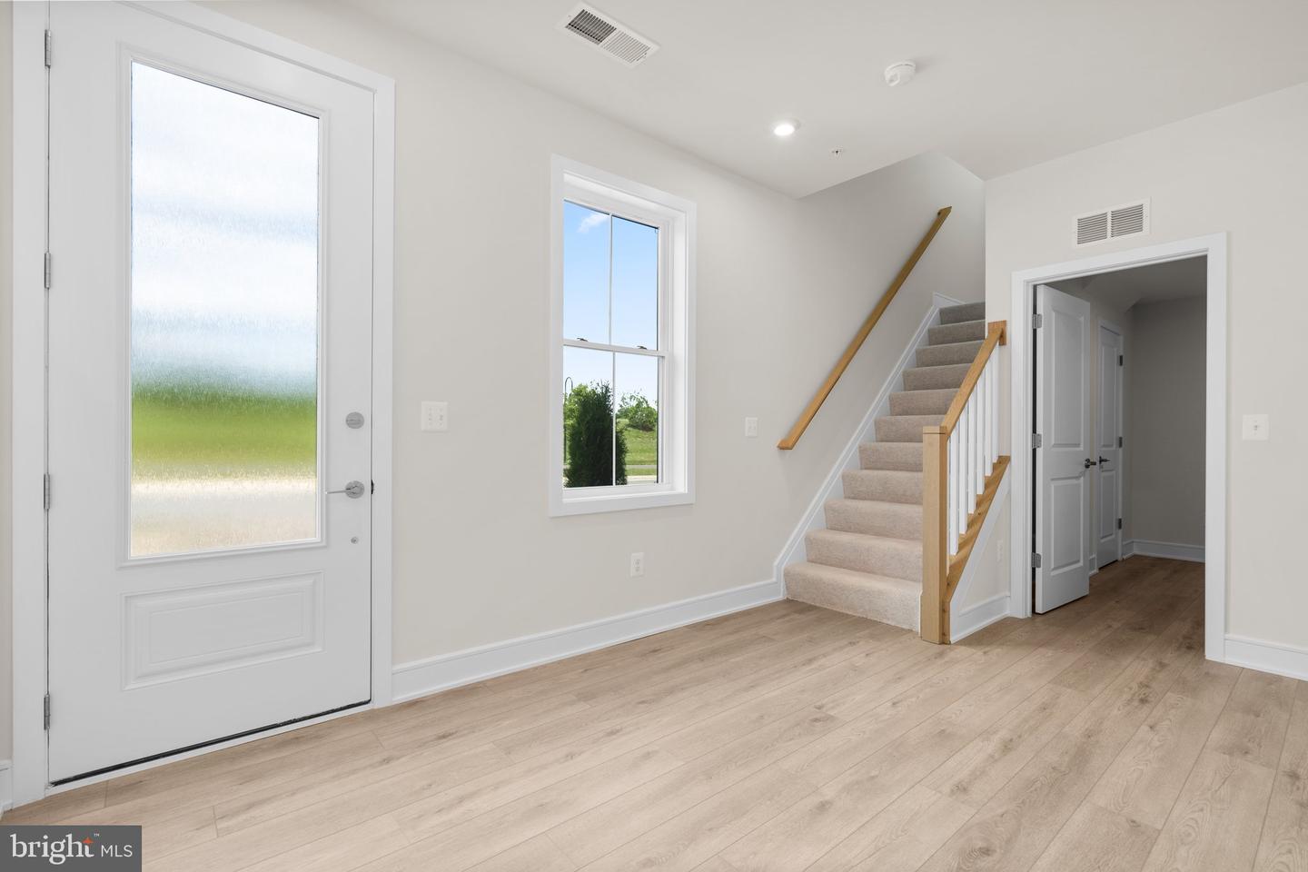 43497 Farringdon Sq