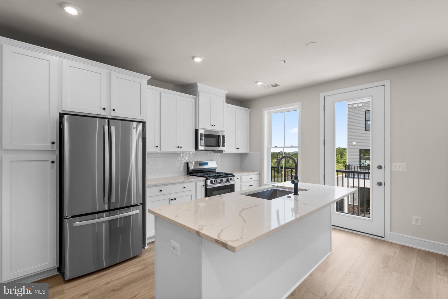 43497 Farringdon Sq