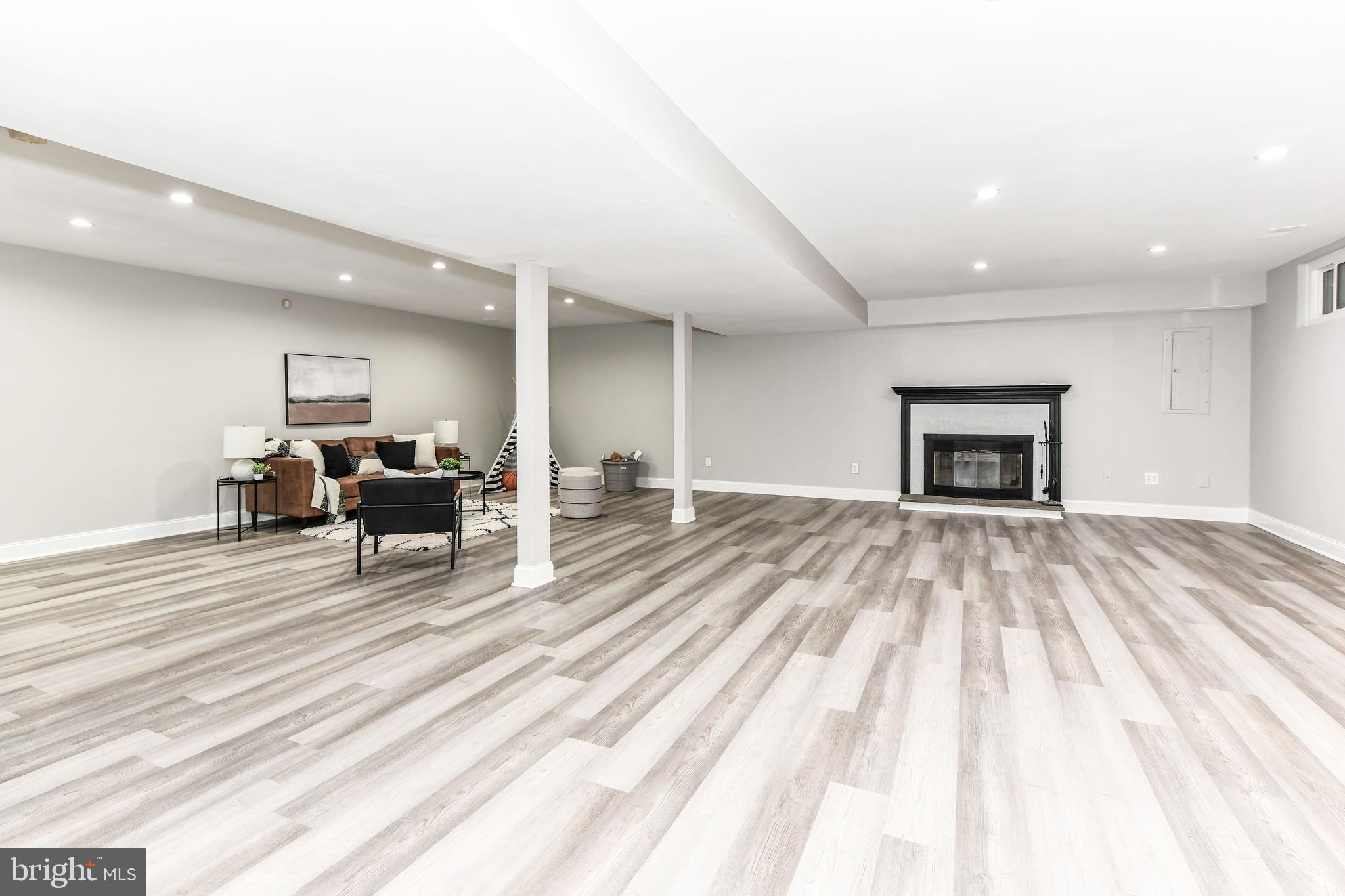 43533 GOLDEN MEADOW CIR