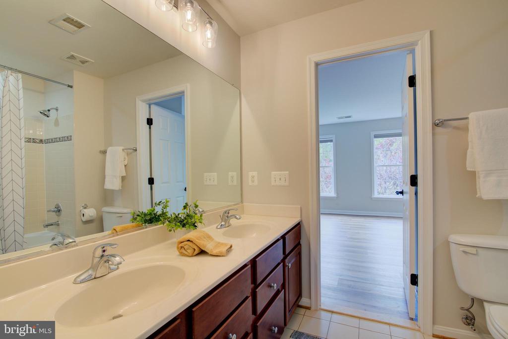 42346 Ponderosa Dr