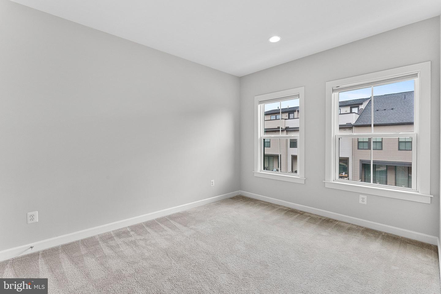 43372 Whitehead Ter