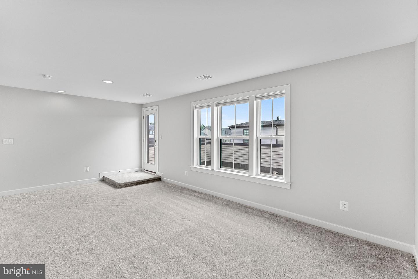 43372 Whitehead Ter