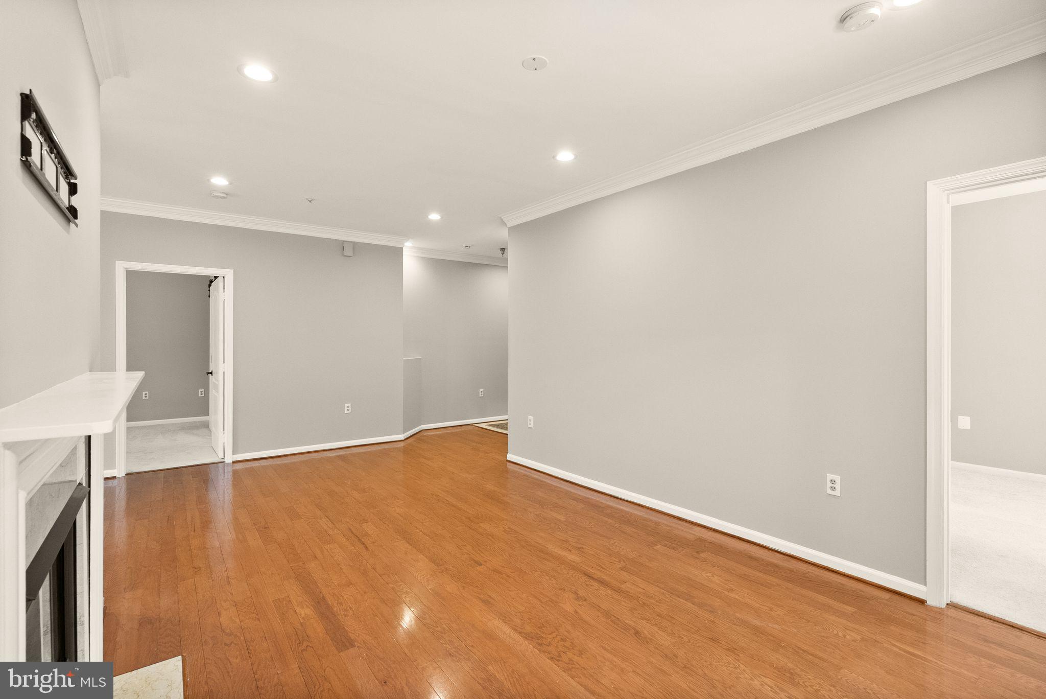 20920 Cedarpost Sq #103