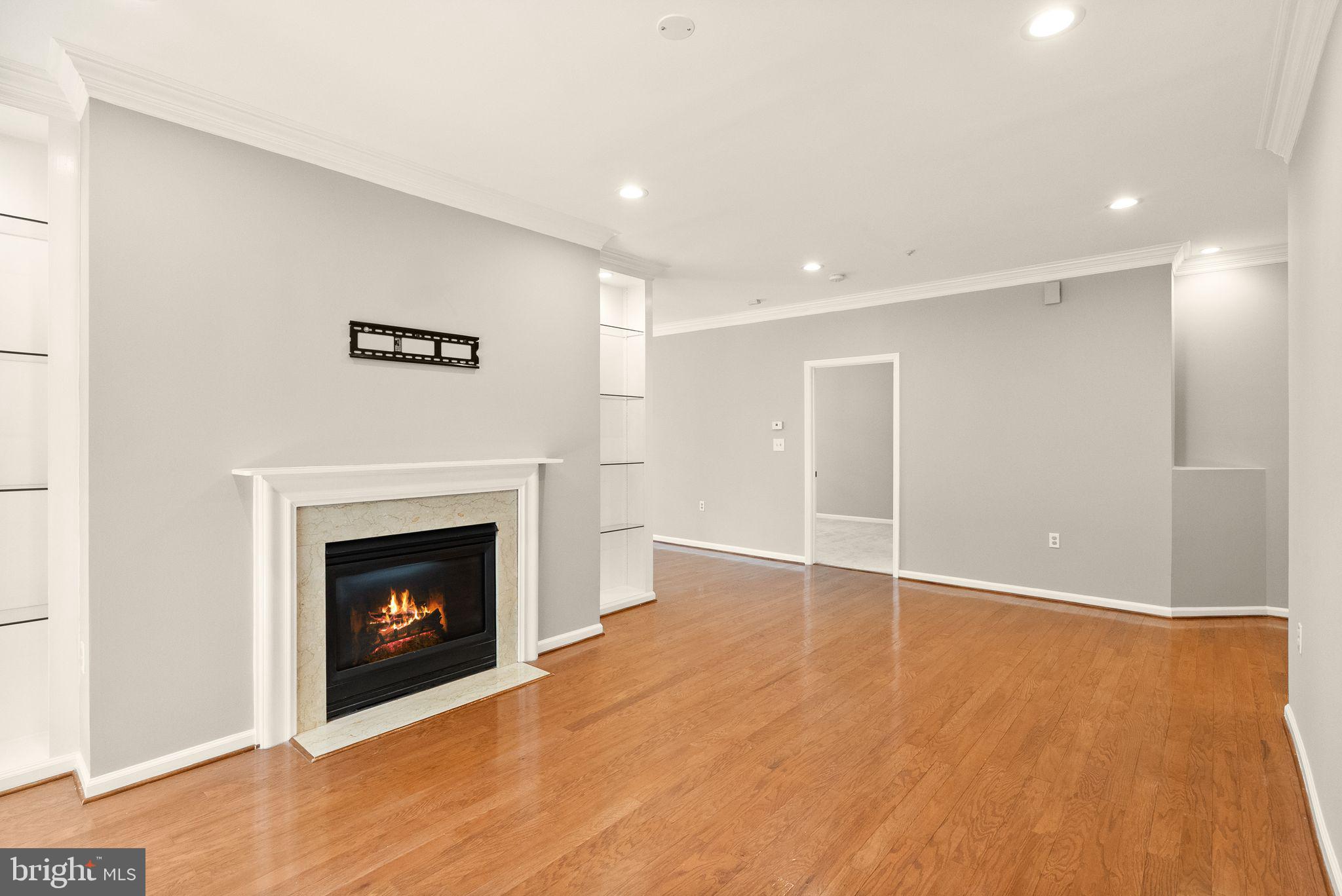 20920 Cedarpost Sq #103