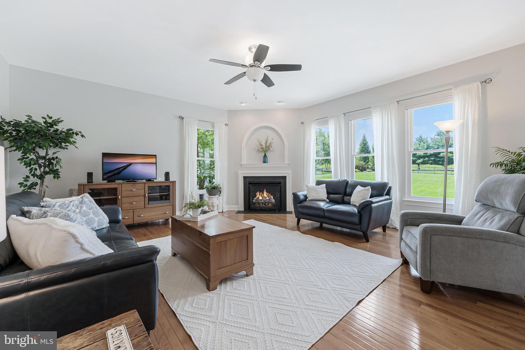38795 Dutchmans Knoll Dr
