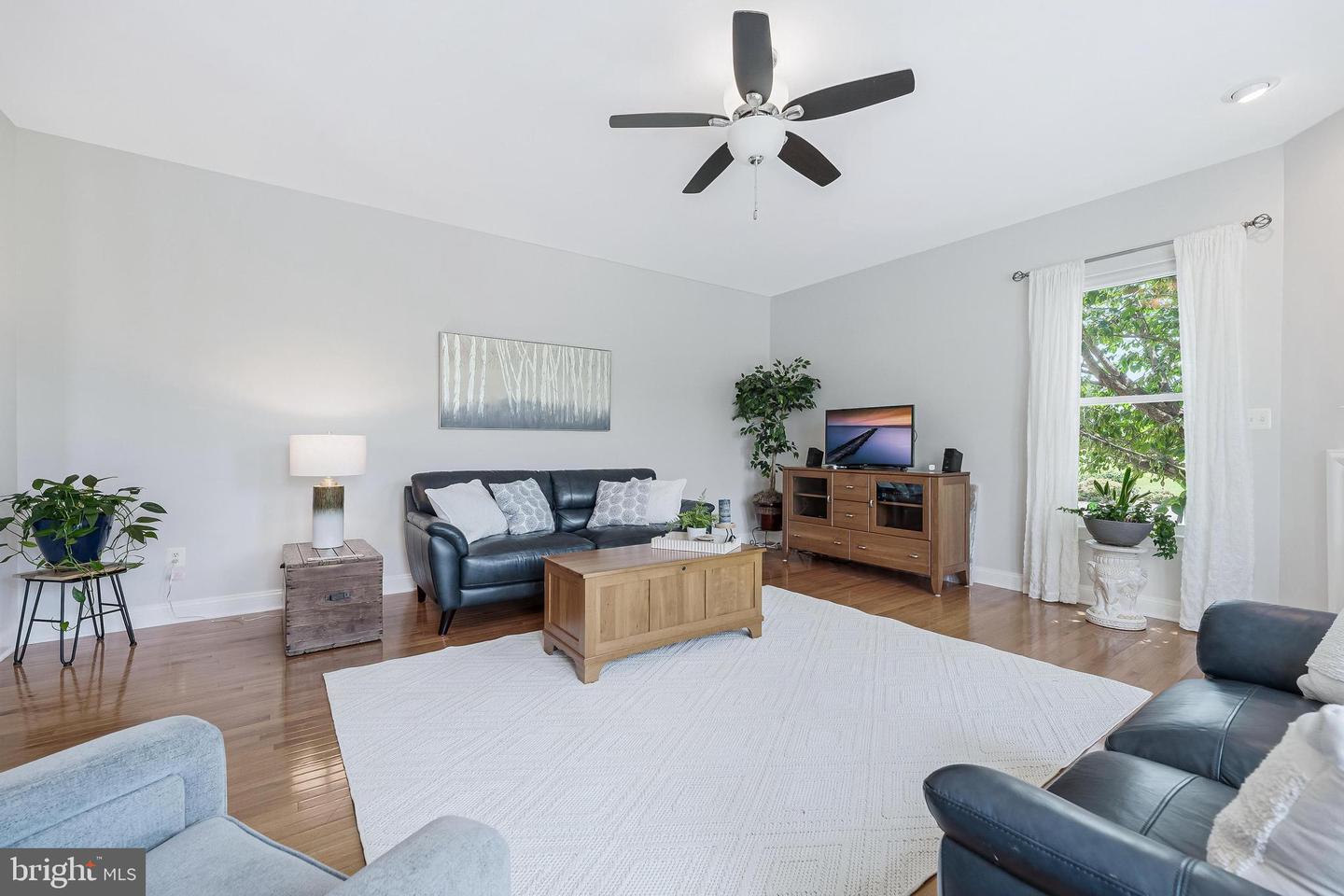 38795 Dutchmans Knoll Dr