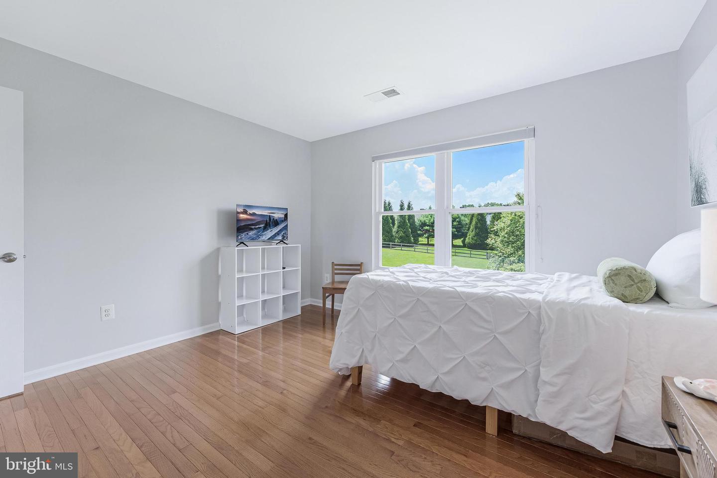 38795 Dutchmans Knoll Dr