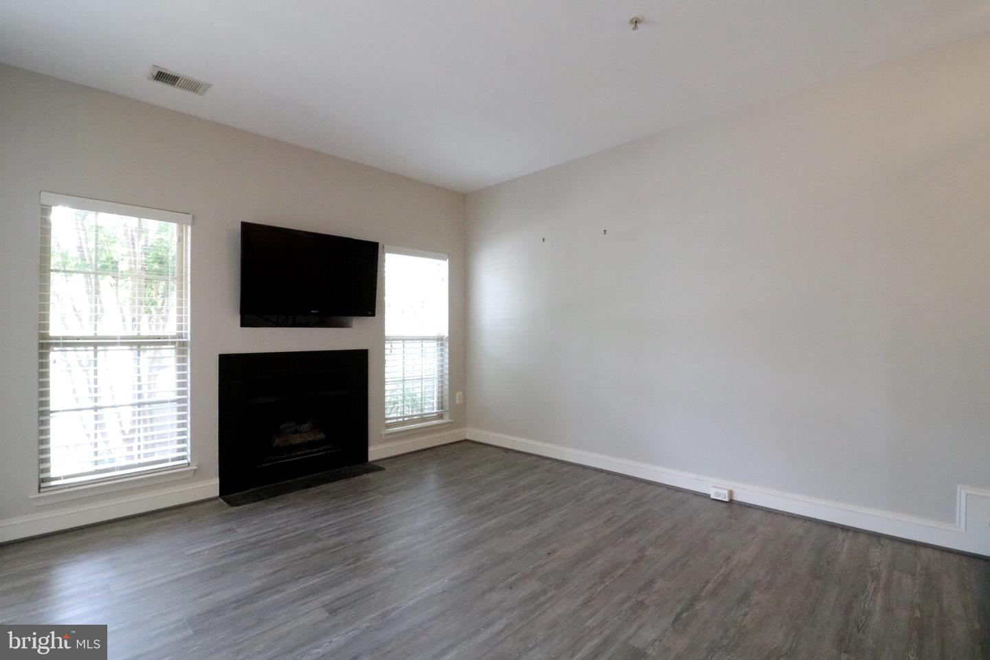 46349 PRYOR SQ