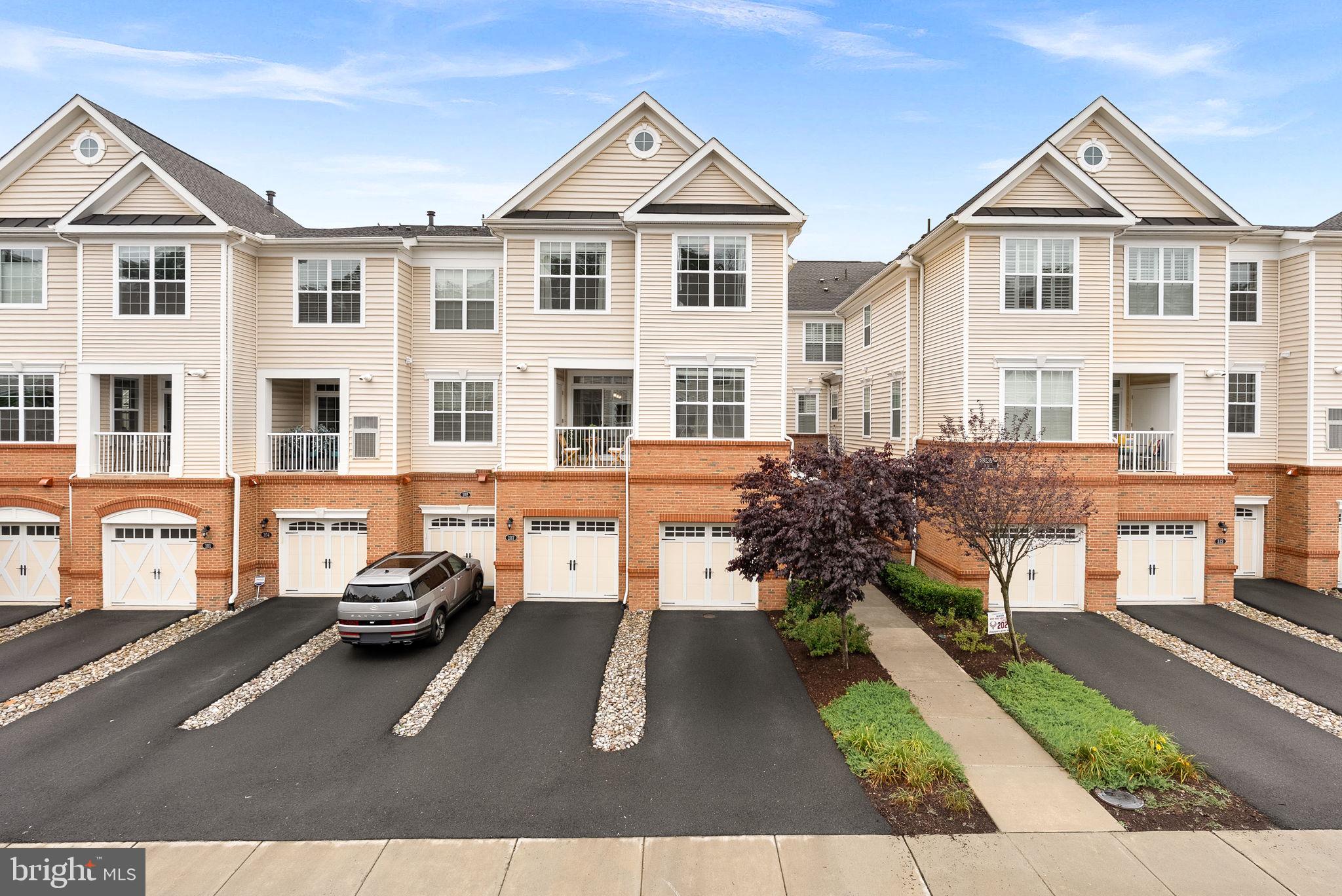 23230 Milltown Knoll Sq #106