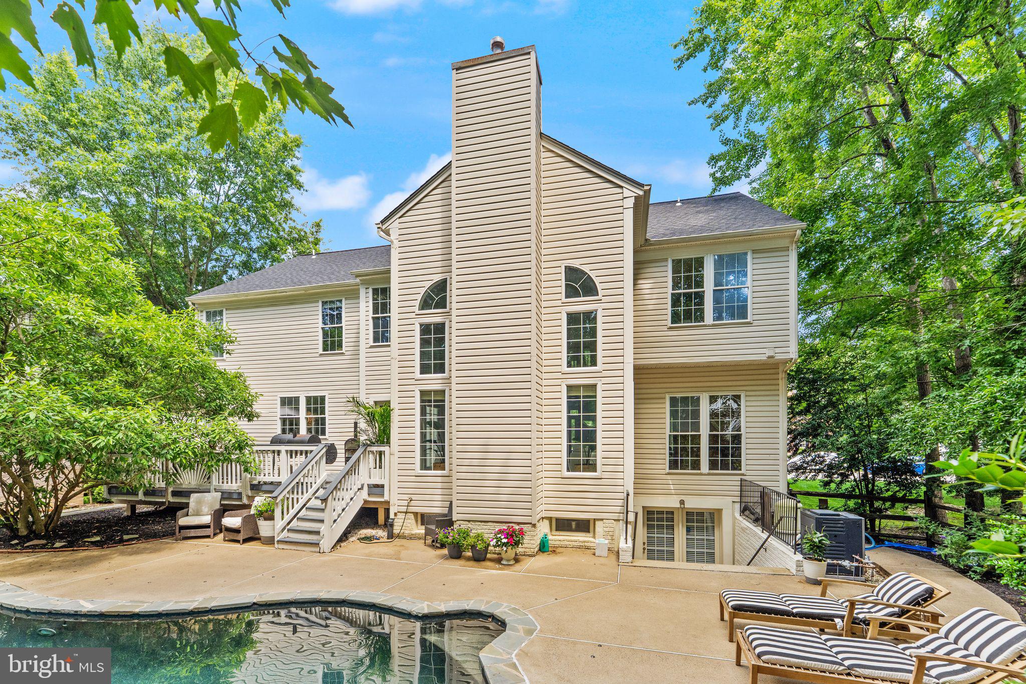 47236 Middle Bluff Pl