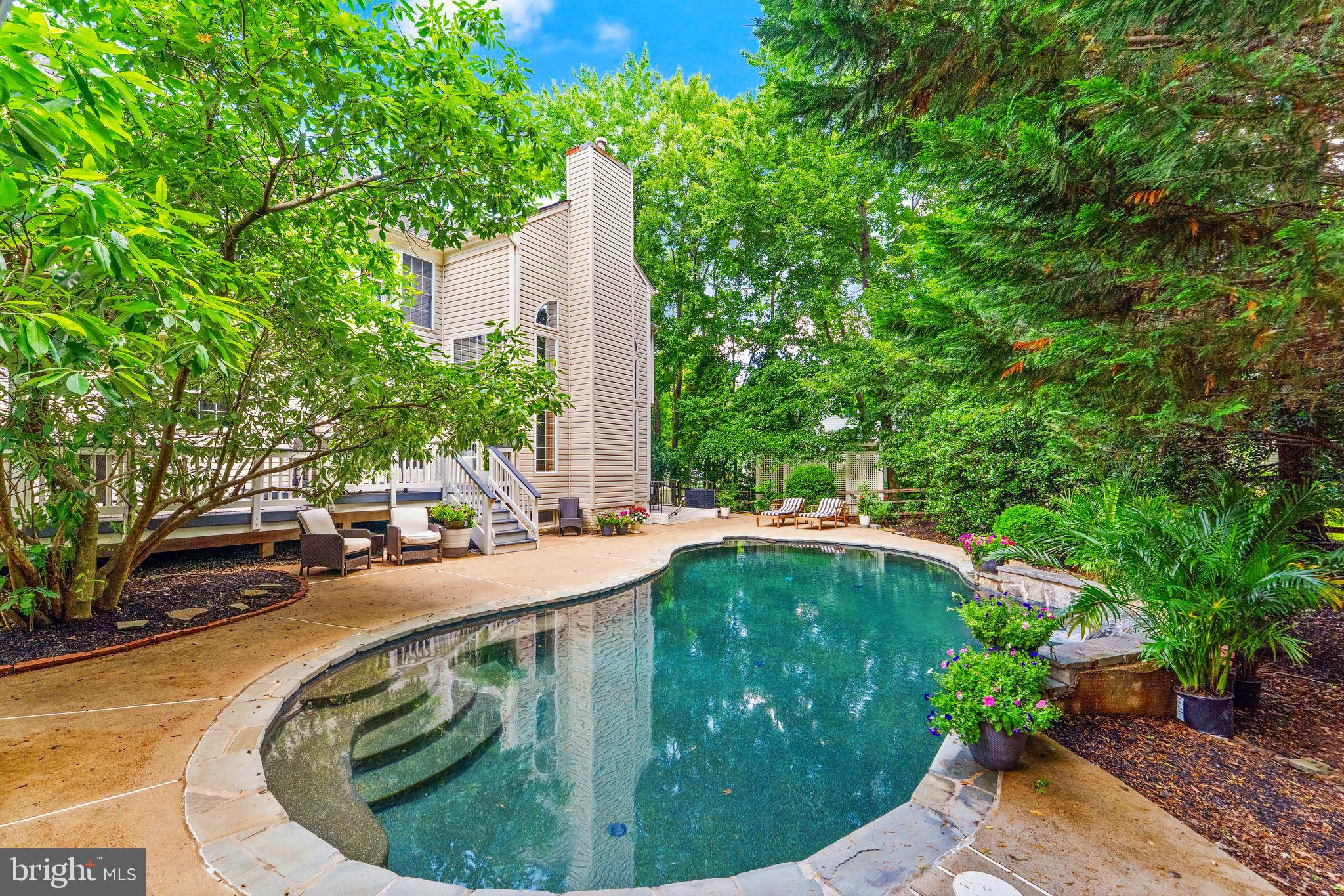 47236 Middle Bluff Pl