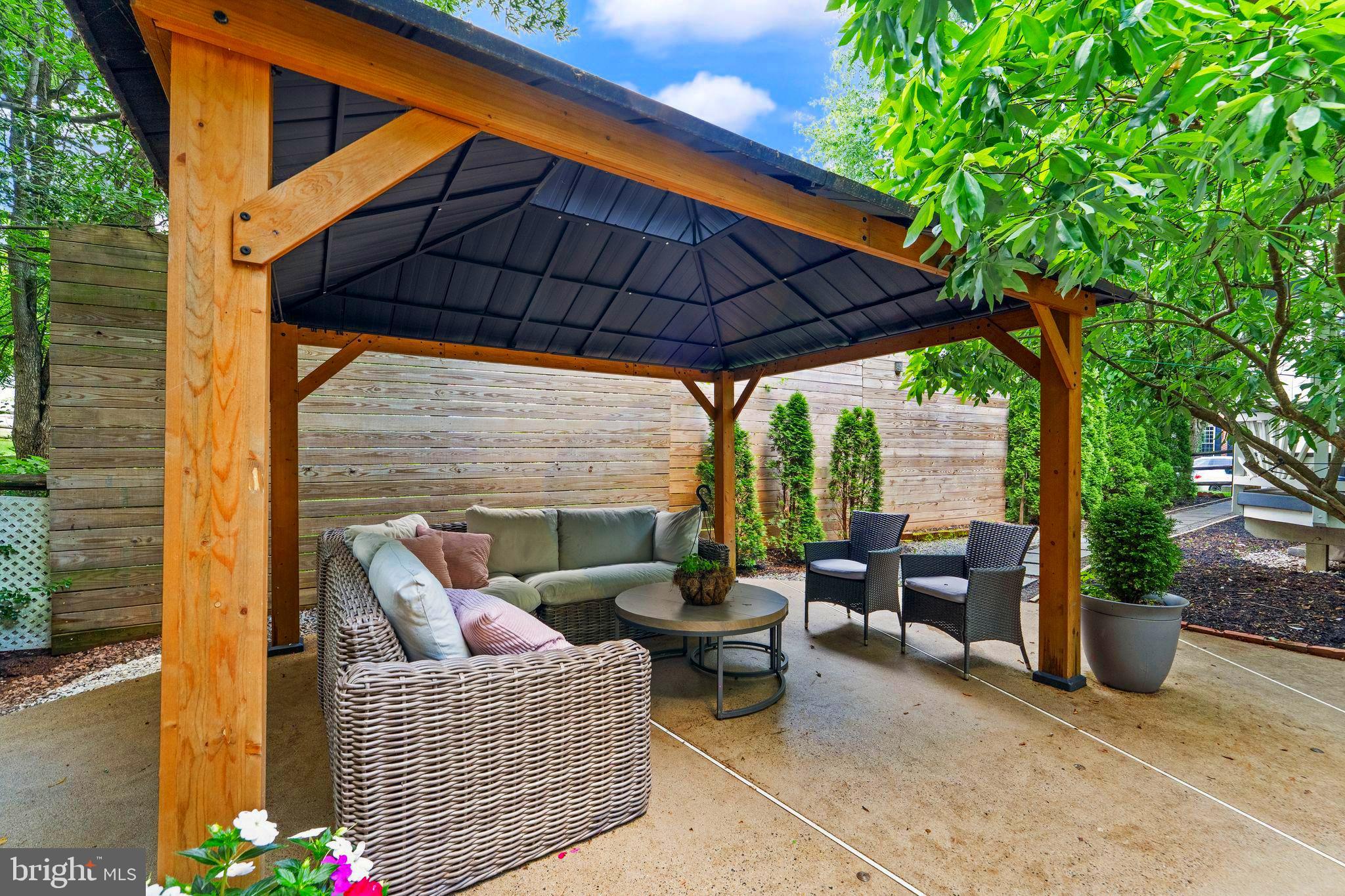 47236 Middle Bluff Pl