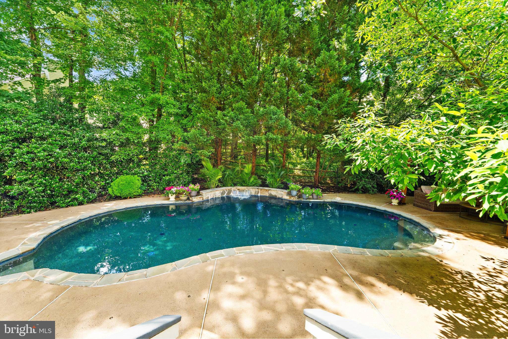 47236 Middle Bluff Pl