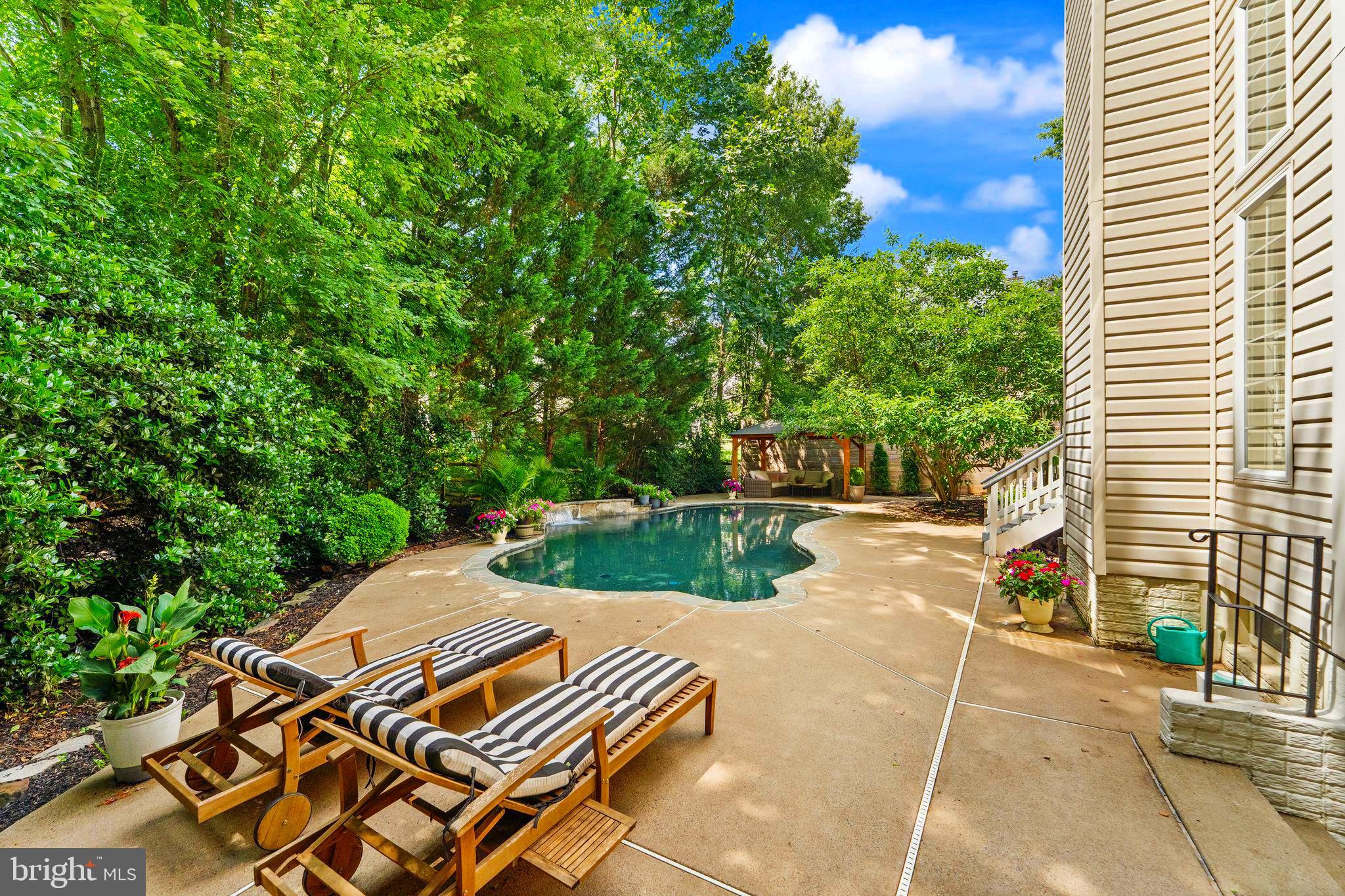 47236 Middle Bluff Pl