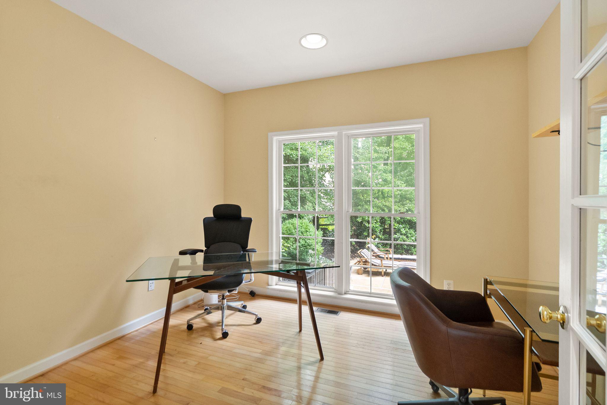 47236 Middle Bluff Pl