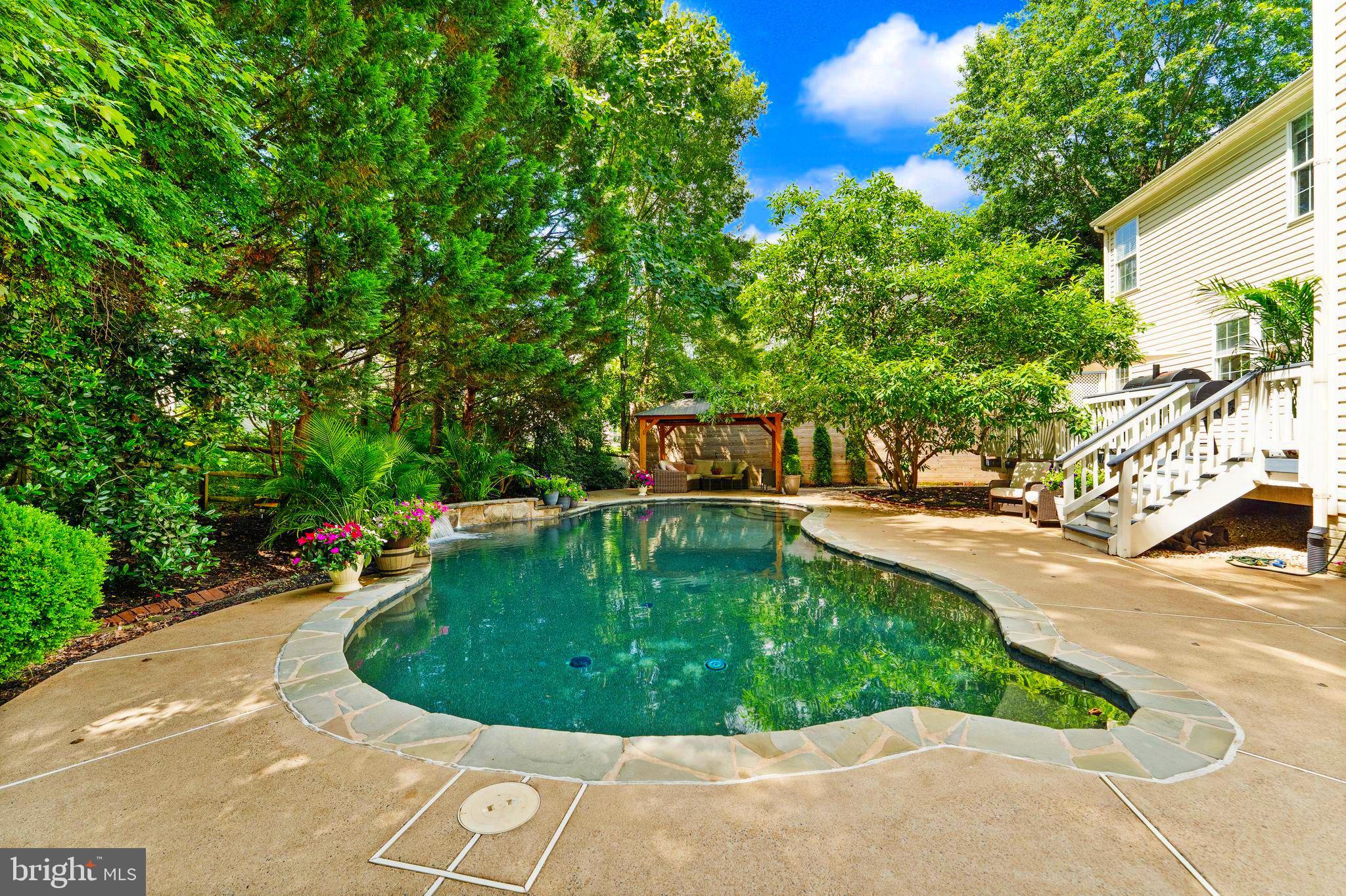 47236 Middle Bluff Pl