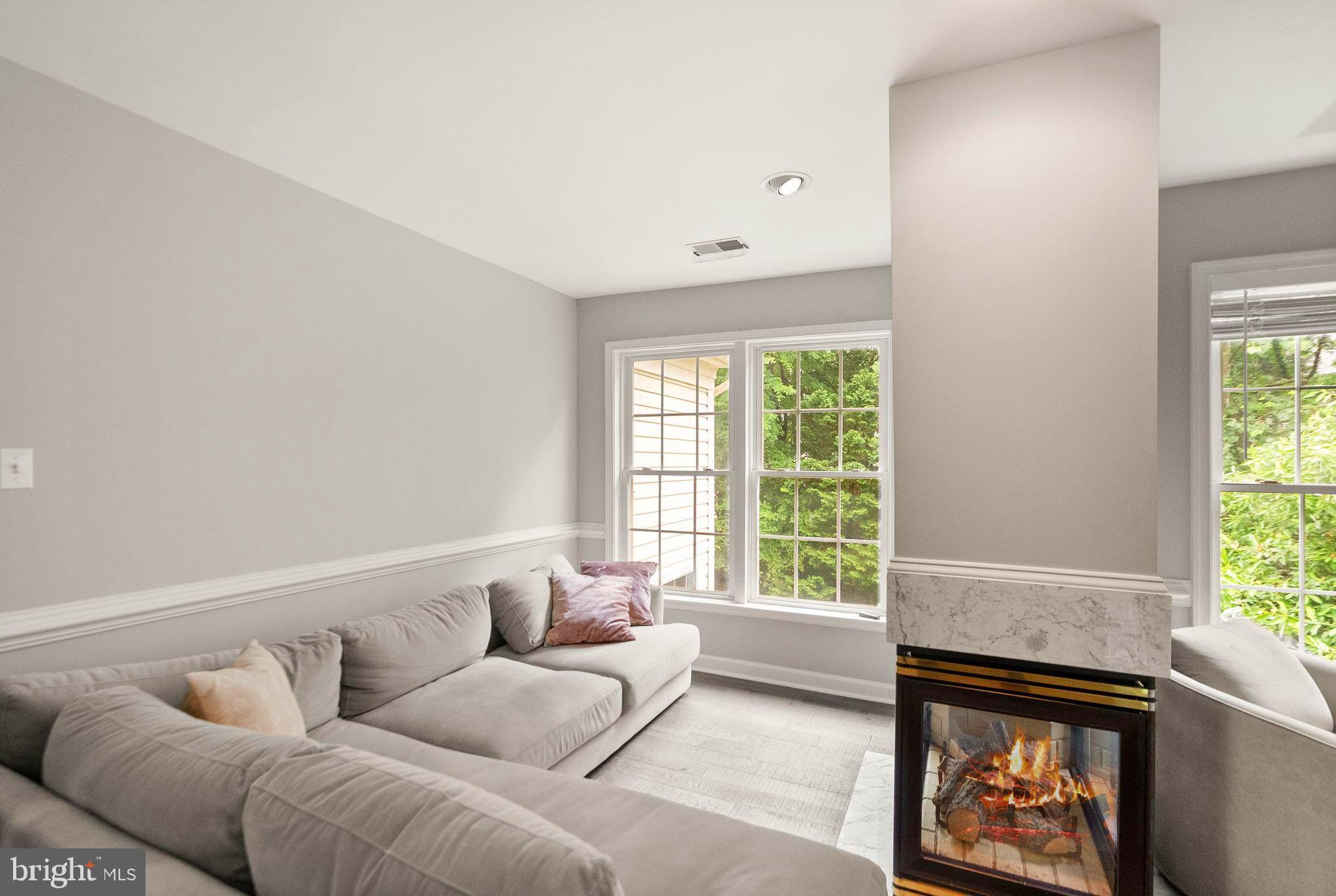 47236 Middle Bluff Pl