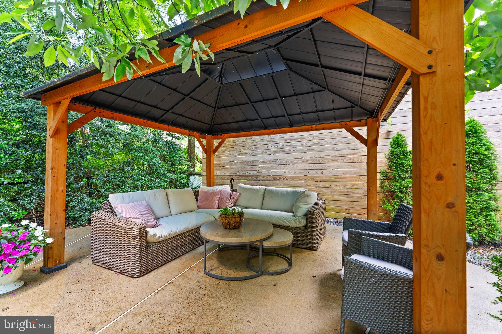 47236 Middle Bluff Pl