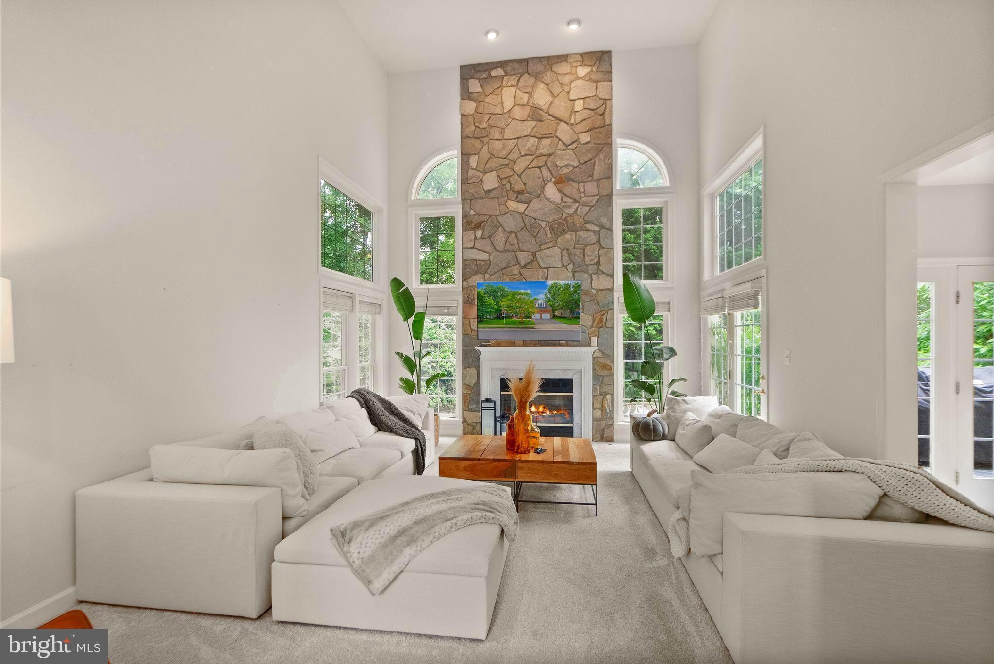 47236 Middle Bluff Pl