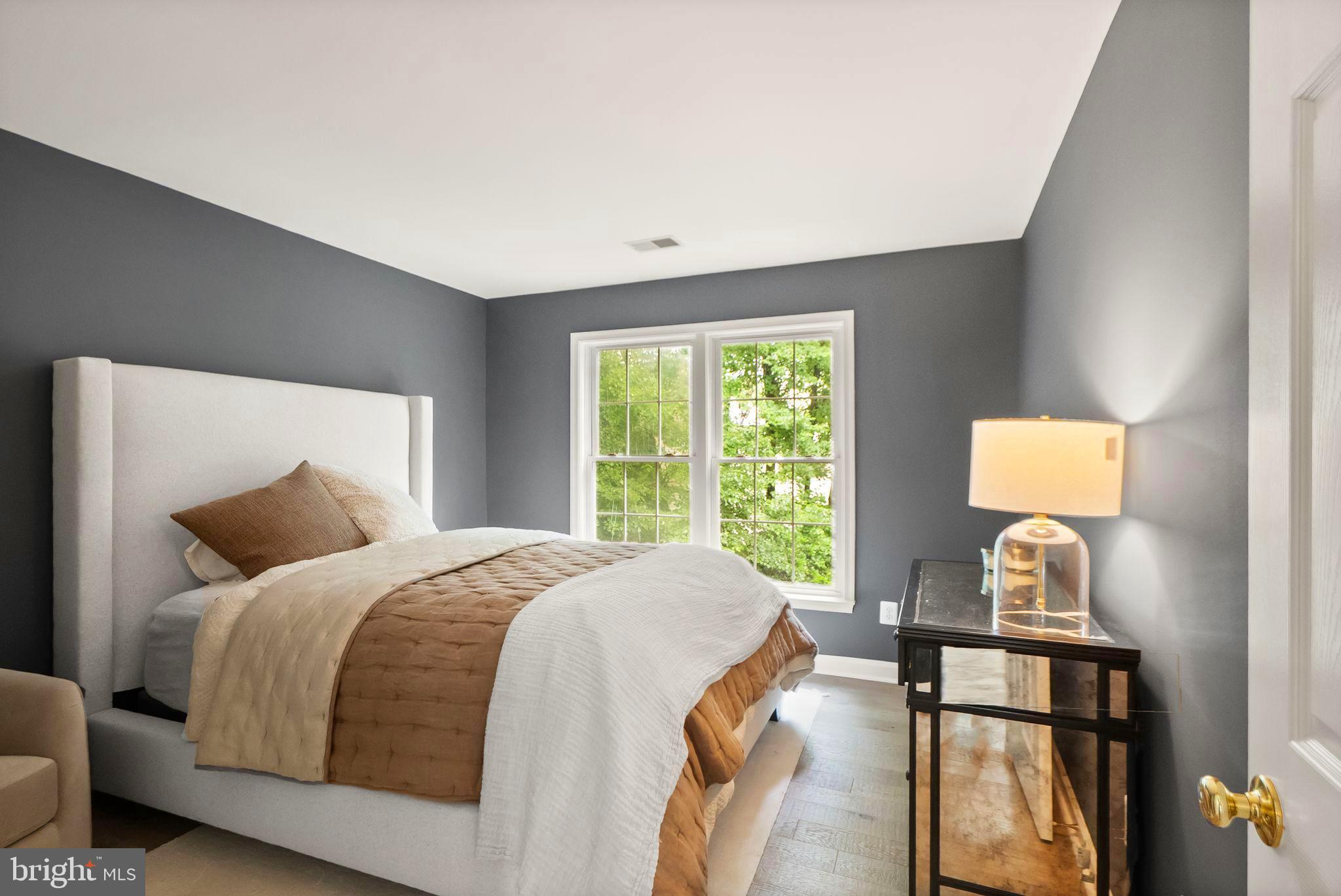 47236 Middle Bluff Pl