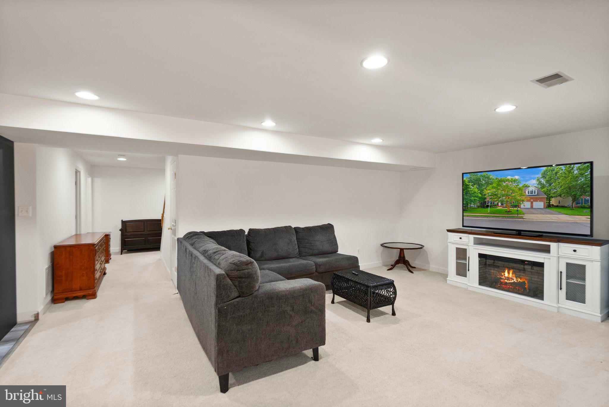 47236 Middle Bluff Pl