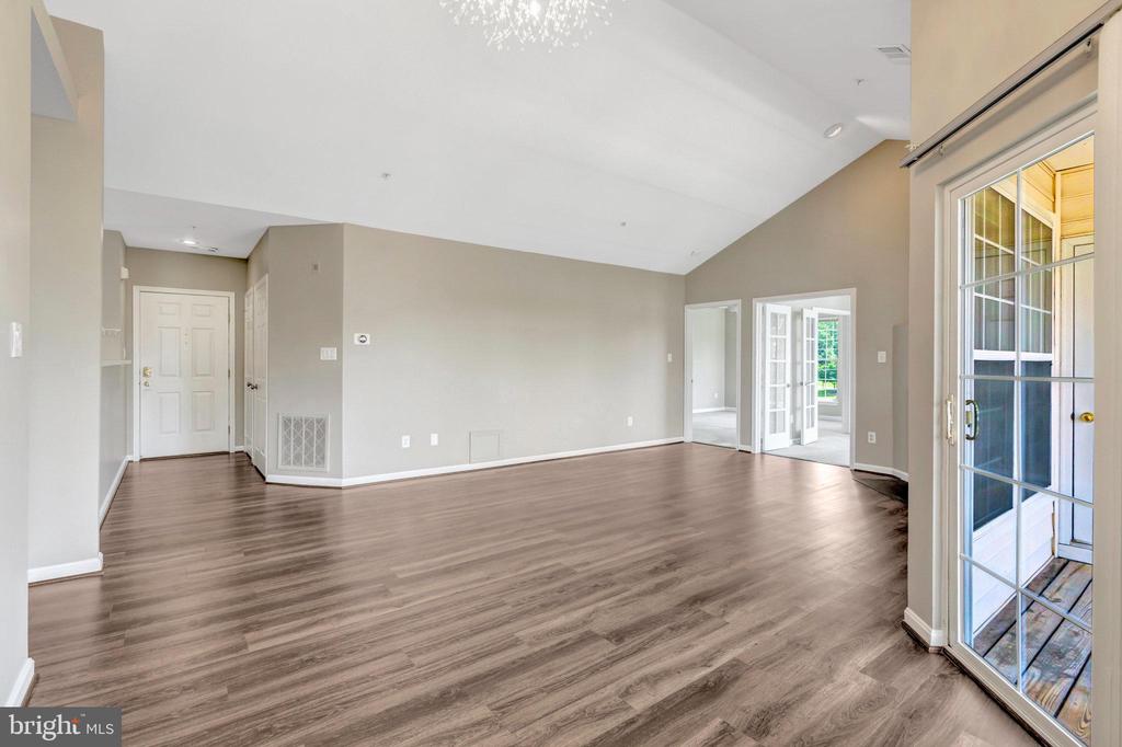 25280 Lake Shore Sq #304