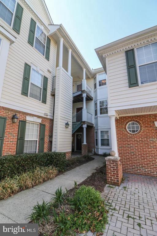 25280 Lake Shore Sq #304
