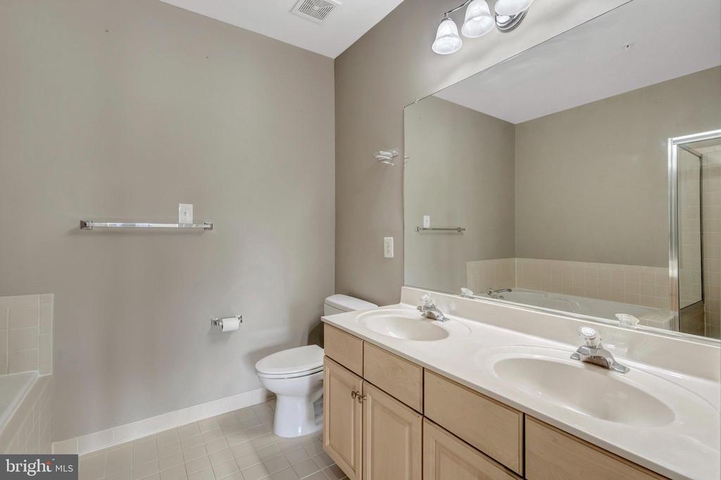 25280 Lake Shore Sq #304