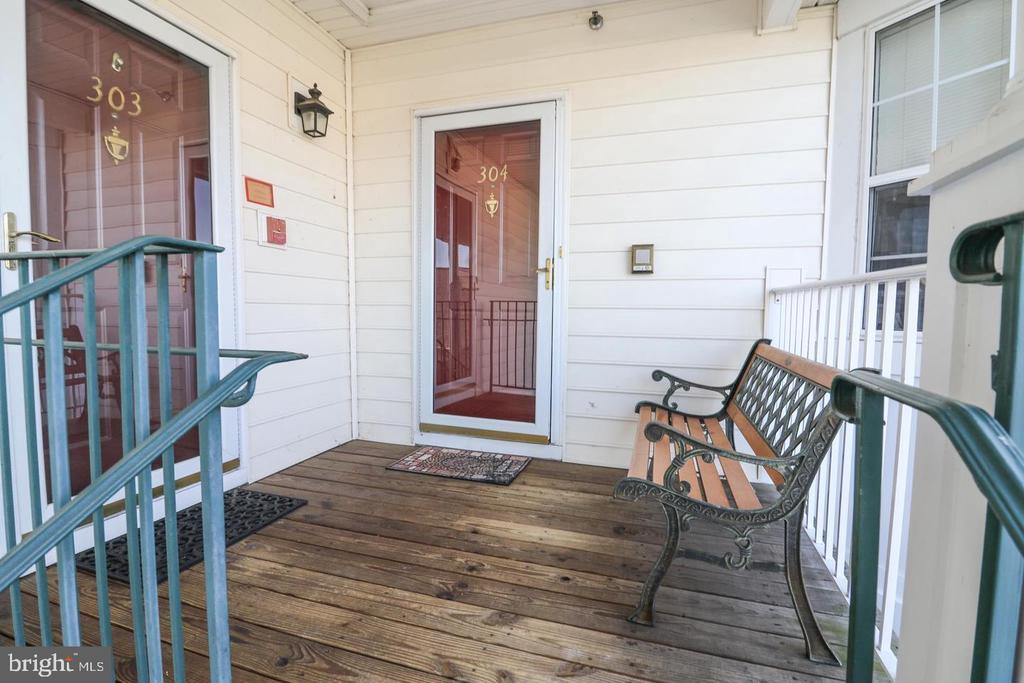 25280 Lake Shore Sq #304